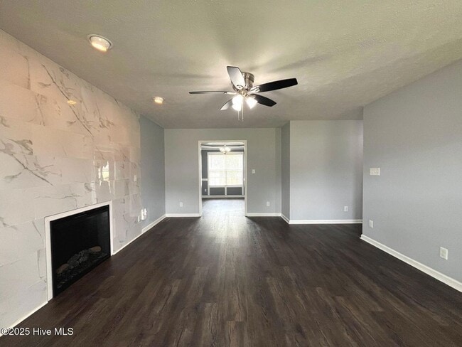 Building Photo - 1508 Thoroughbred Trail