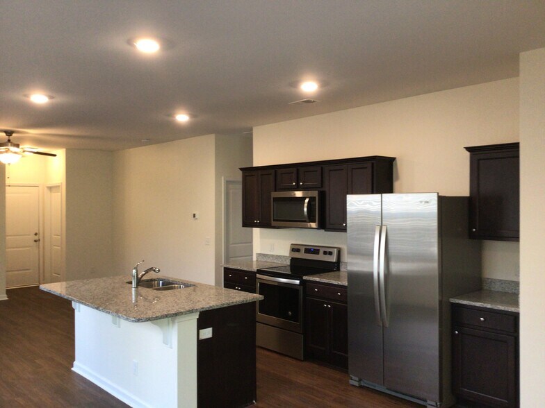 Building Photo - 128 Orion Way