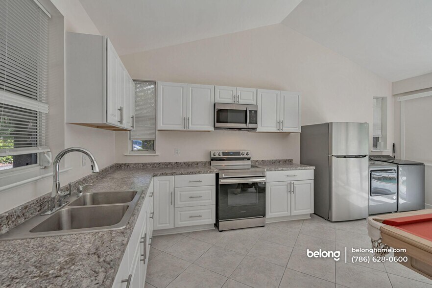 Building Photo - 6235 4th St