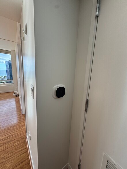 Air conditioning Smart Control panel - 1009 Kapiolani Blvd