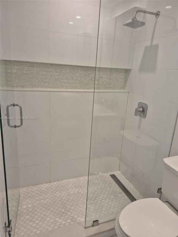 Building Photo - 5820 SW 58th Ct