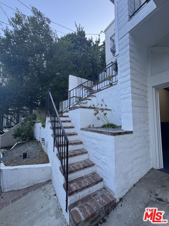 Building Photo - 1713 Queens Ct