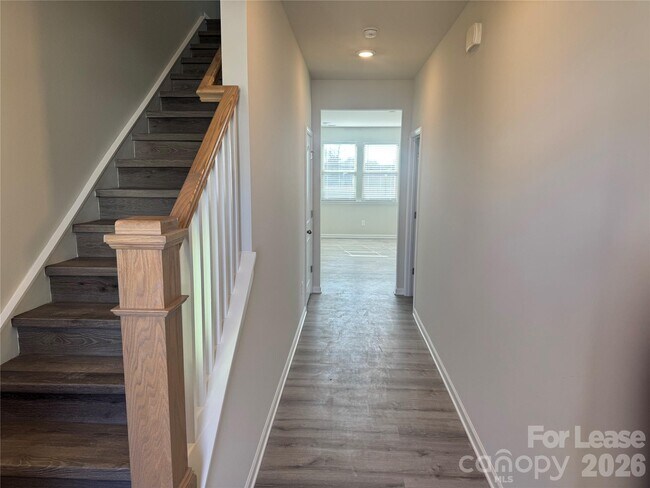 Building Photo - 1011 Maylen Trce