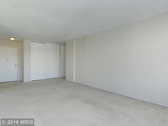 Building Photo - 4501 Arlington Blvd