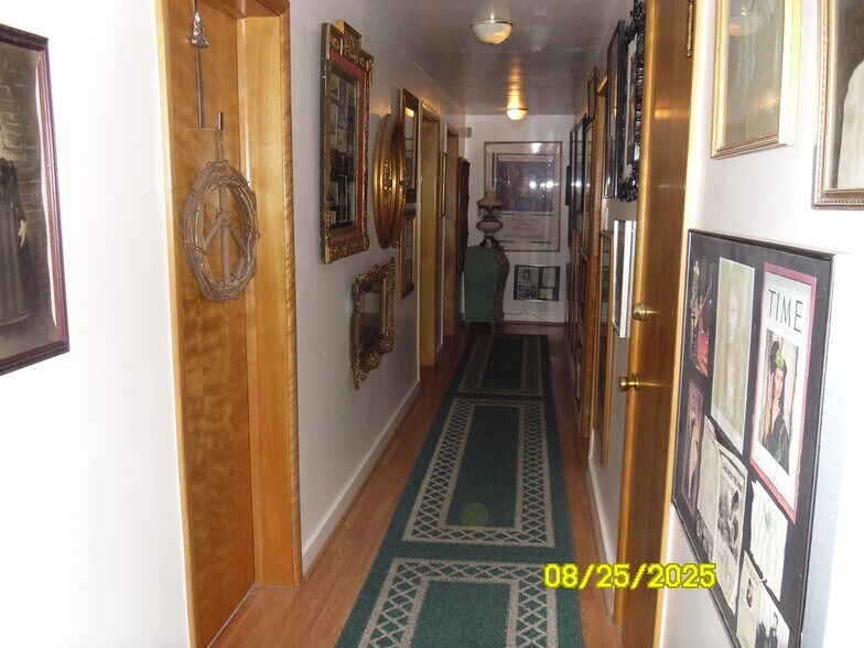 Building Photo - 2580 N Monaco St Pkwy