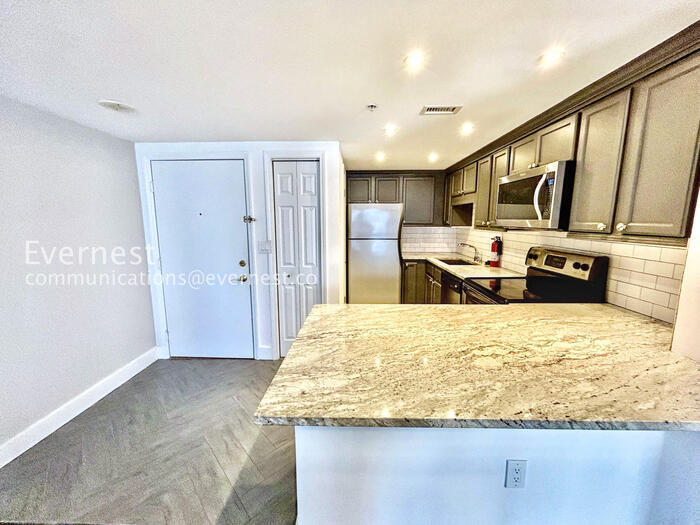 Building Photo - 199 14th St NE