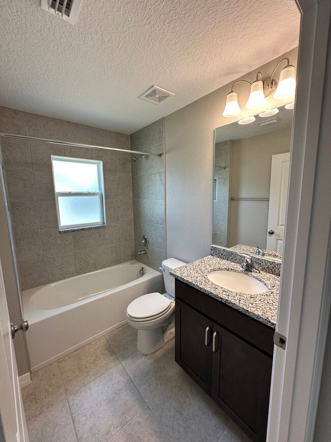 Building Photo - Beautiful New Energy Efficient 2/2 Duplex in St. Cloud