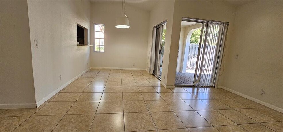 Building Photo - 1464 Springside Dr