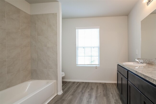 Building Photo - 3119 Primrose Dr