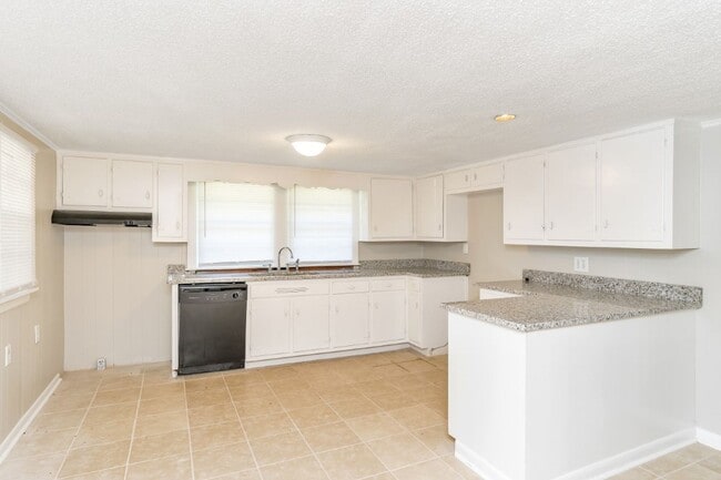 Building Photo - Lovely 3-Bedroom Home in the Heart of Pleasant Grove