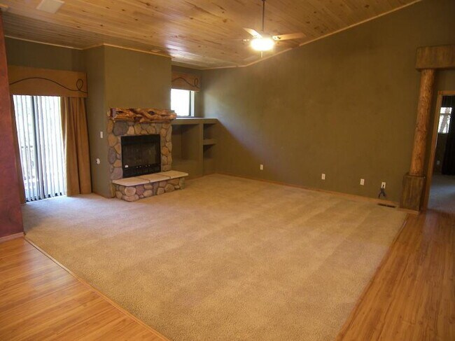 Building Photo - 2551 W Lodgepole Ln