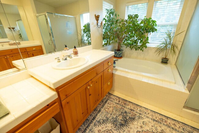 Building Photo - 115 Maybeck St