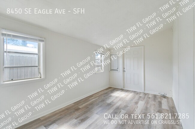 Building Photo - 8450 SE Eagle Ave