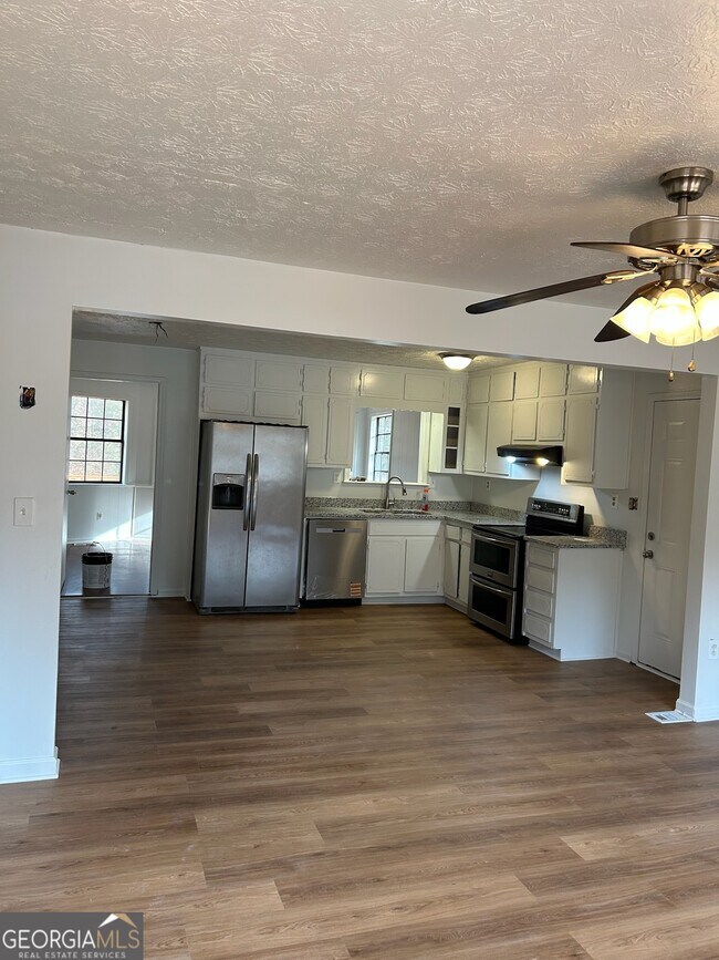 Building Photo - 197 Lexington Ct