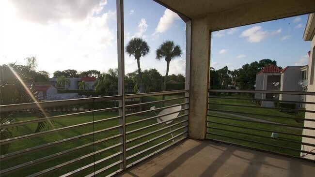 Building Photo - 7355 Woodmont Terrace
