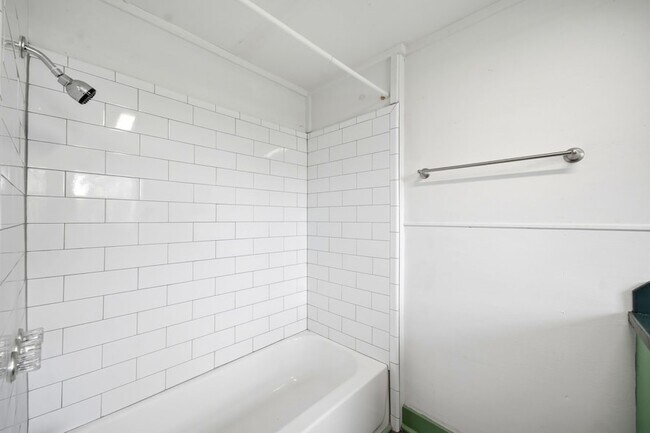 Building Photo - 313 S Blackwell St