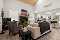 Building Photo - 125 Mountain View Dr