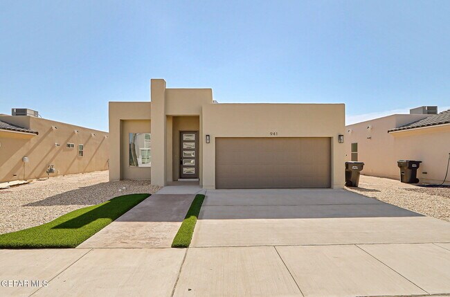 Primary Photo - 941 Sandhurst Pl