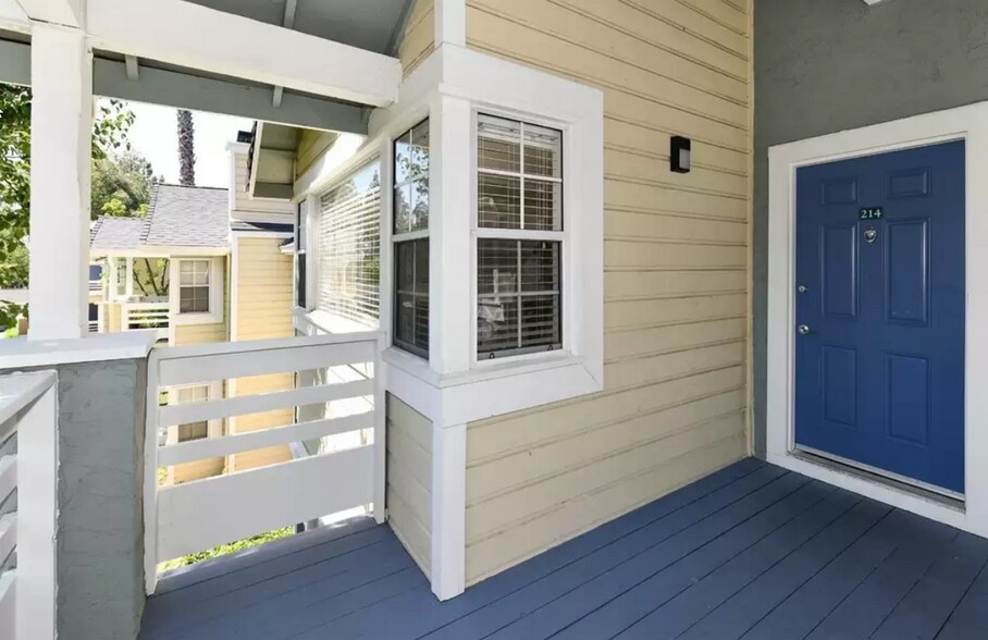 The porch area - 2915 N Texas St