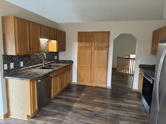 Building Photo - 7191 Joplin Ave S