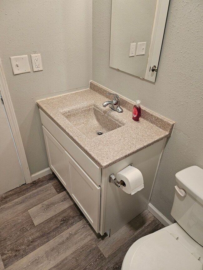 Interior Photo - Qube