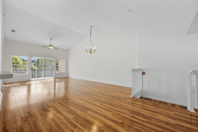 Building Photo - 6029 Lake Pointe Dr