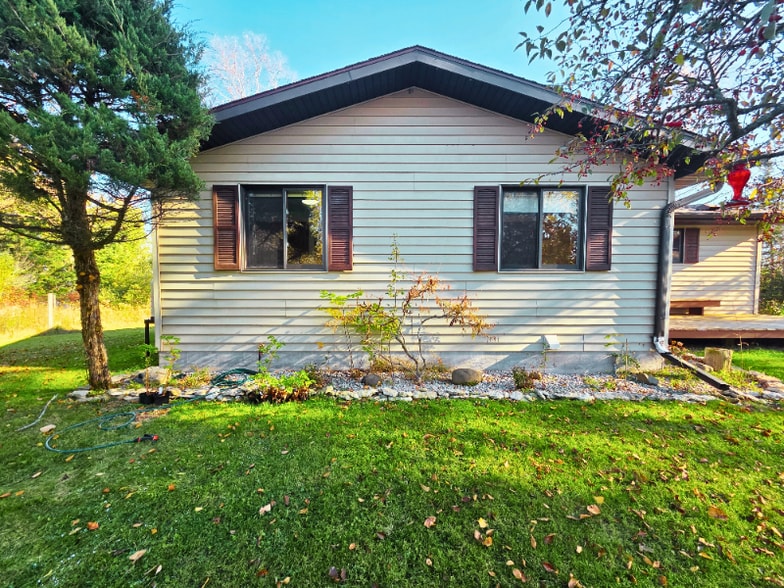 Building Photo - 510 M-35