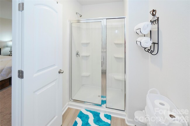 Building Photo - 6008 Lowe Ln