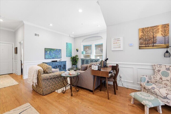 Building Photo - 41 Bentley Ave