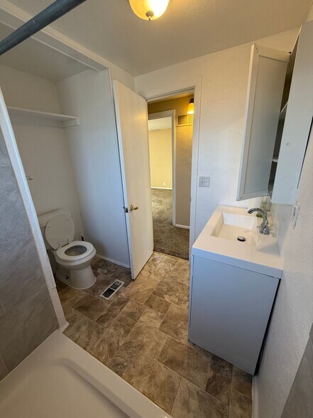 Upstairs bathroom 2 - 42 Alcott St