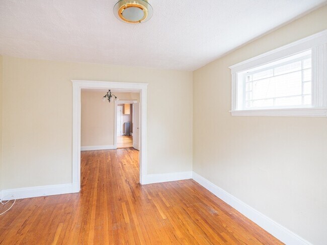 Building Photo - 327 Cypress St