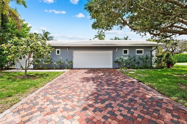 Building Photo - 2801 NE 59th St