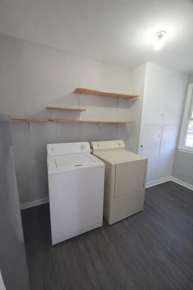 Building Photo - 1330 West Dr