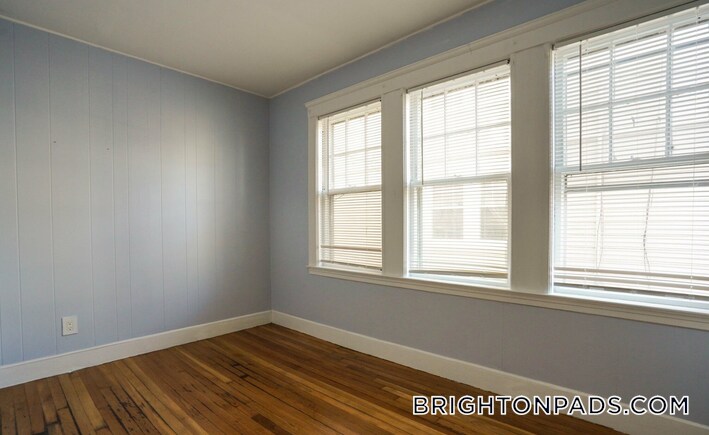 Building Photo - 81 Beechcroft St