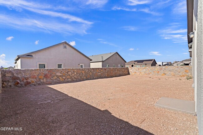 Building Photo - 13853 Summer Story Ave