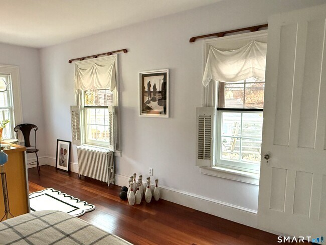 Building Photo - 137 Water St