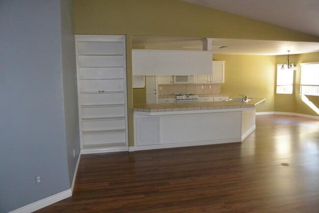 Building Photo - WONDERFUL SOUTHEAST LOCATION