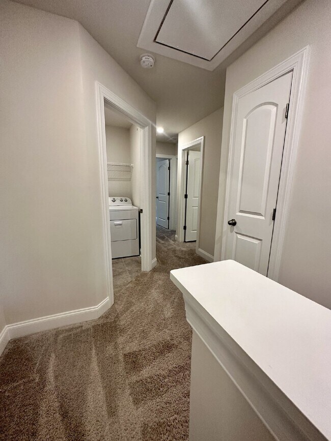 Building Photo - 304 Cheval Dr