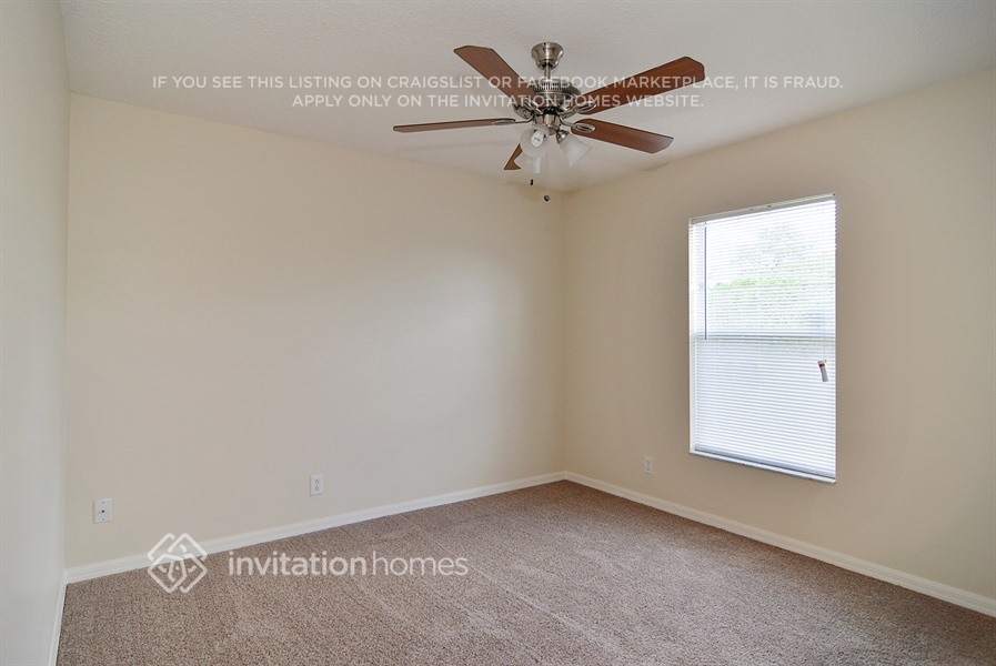 Building Photo - 2321 SW Kent Cir