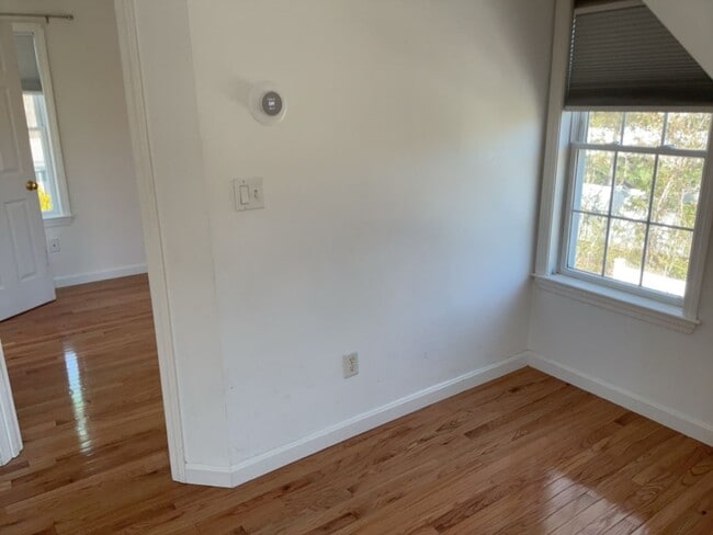 Building Photo - Large 2nd Floor Studio in Quiet Sandwich (Forestdale) Neighborhood