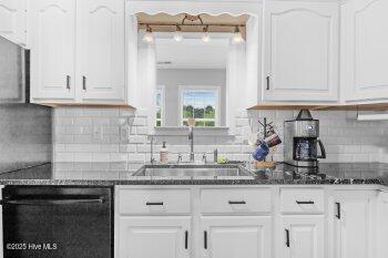 Building Photo - 212 Quail Creek Ct