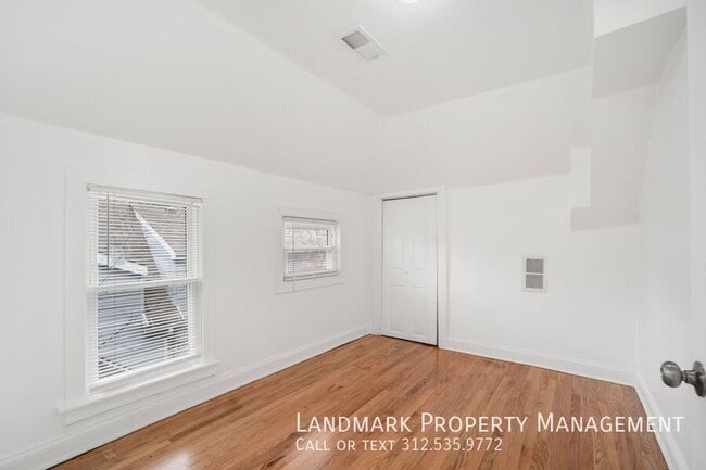 Building Photo - 806 S Taylor Ave