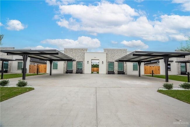 Building Photo - 31 Dragonfly St