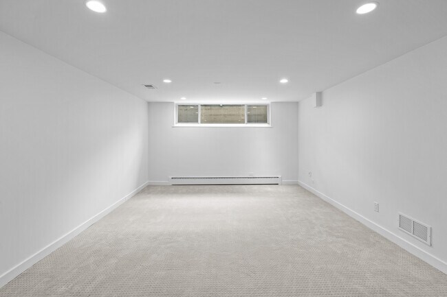 Building Photo - 3600 E Virginia Ave
