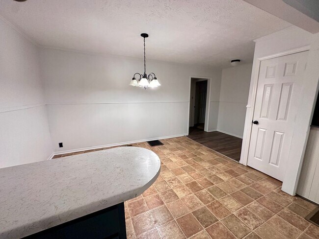 Building Photo - 2 bedroom with bonus room Grand Rivers