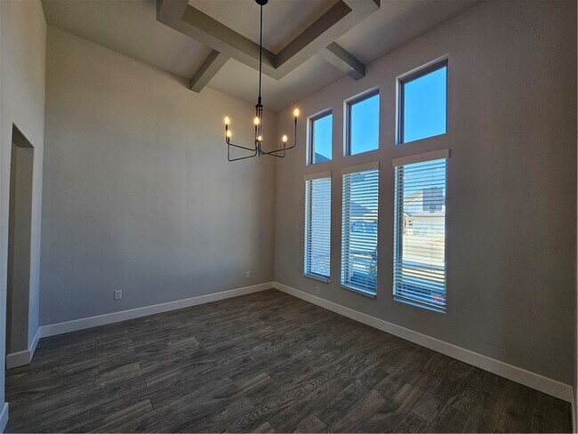 Building Photo - 224 S Maroon Ave