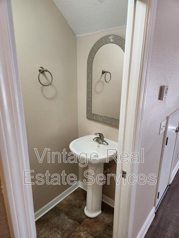 Building Photo - 12008 Peach Grv Ct