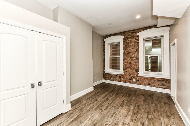 Building Photo - 1227 15th St NW