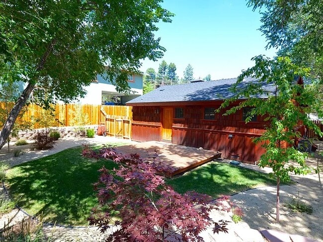 Building Photo - Your Dream Home Awaits! Available in June!