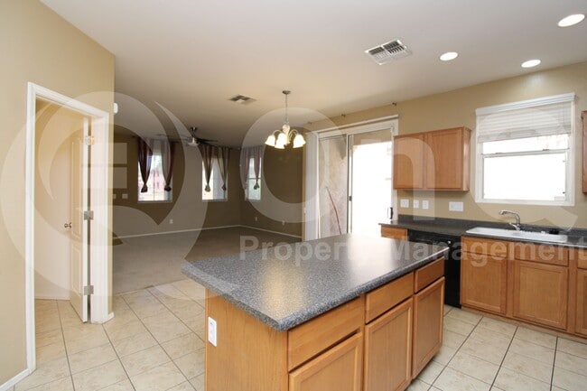 Building Photo - 105 N 87th Ave
